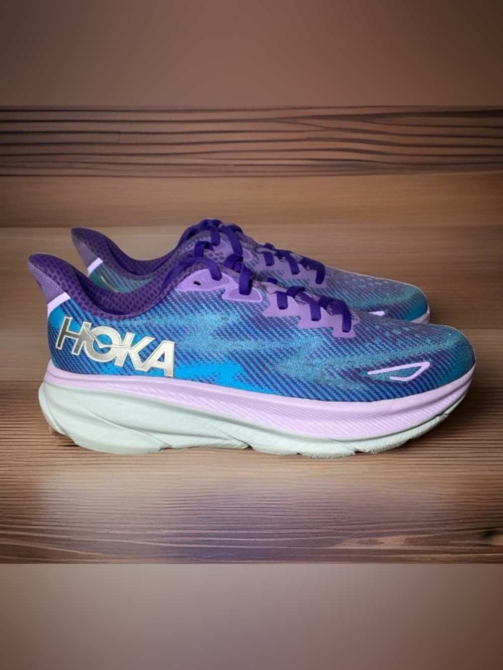 Hoka One One Clifton 9 Womens Size 8B Chalk Violet Running Shoes Sneakers